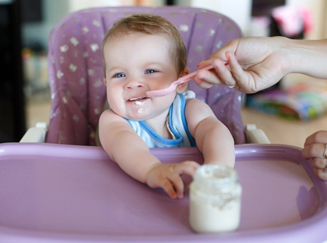 Ребенок отказывается от прикорма: причины и что делать, если грудничок плохо ест прикорм